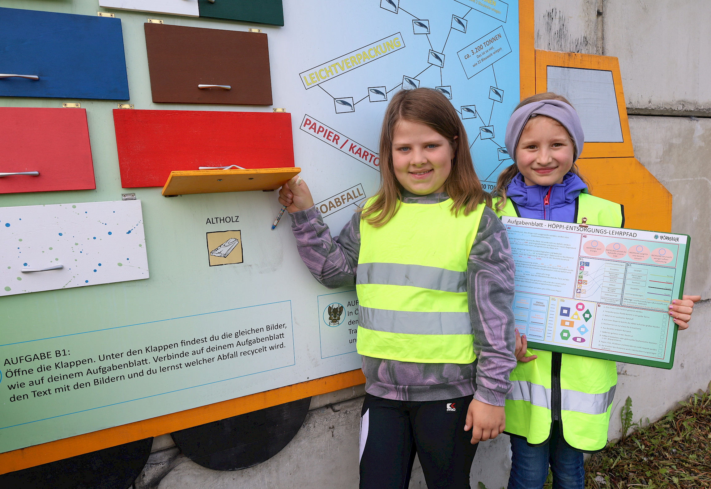 Lea und Lilly, von der Volksschule Inzing, hatten Spaß bei der Rätselrallye.