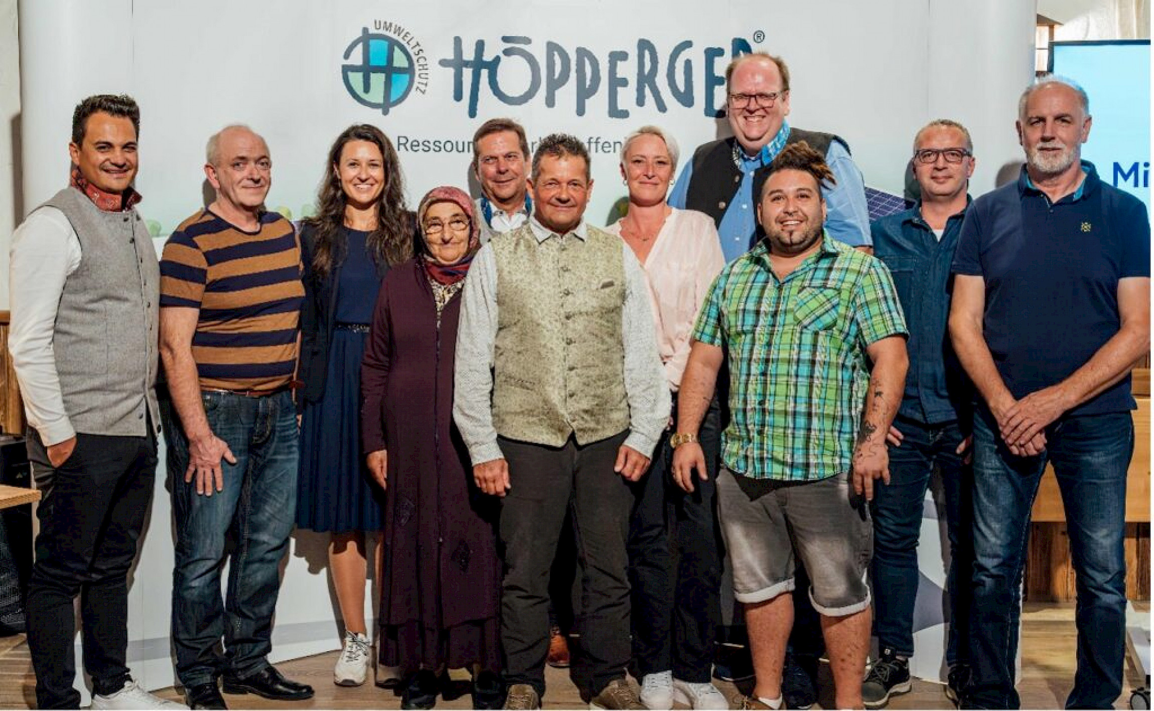 Mehr als 10 Jahre dabei: v.l.n.r. GF Thomas Höpperger, Pawel Wieczorek (10 J.), WK-GF Elena Bremberger, Gülsüm Bayraktar (11 J.), GF Harald Höpperger, Helmut Montibeller (10 J.), Michaela Rudari (10 J.), GF Stefan Höpperger, Michael Singer-Kofler (11 J.), Markus Eiter-Pfausler (10 J.), Christoph Kuprian (11 J.) Bildnachweis: Mathias Brabetz Photography