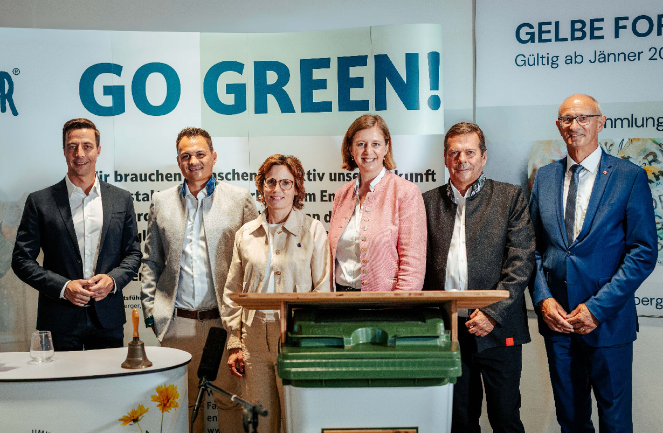 Die Politabordnung war sich einig: Die modernisierte Sortieranlage liefert einen wertvollen Beitrag zur Erreichung der europäischen Recyclingziele. v.l.n.r. Matthias Zitterbart, Thomas Höpperger, Jessika Roswall, Barbara Eibinger-Miedl, Harald Höpperger, Anton Mattle
