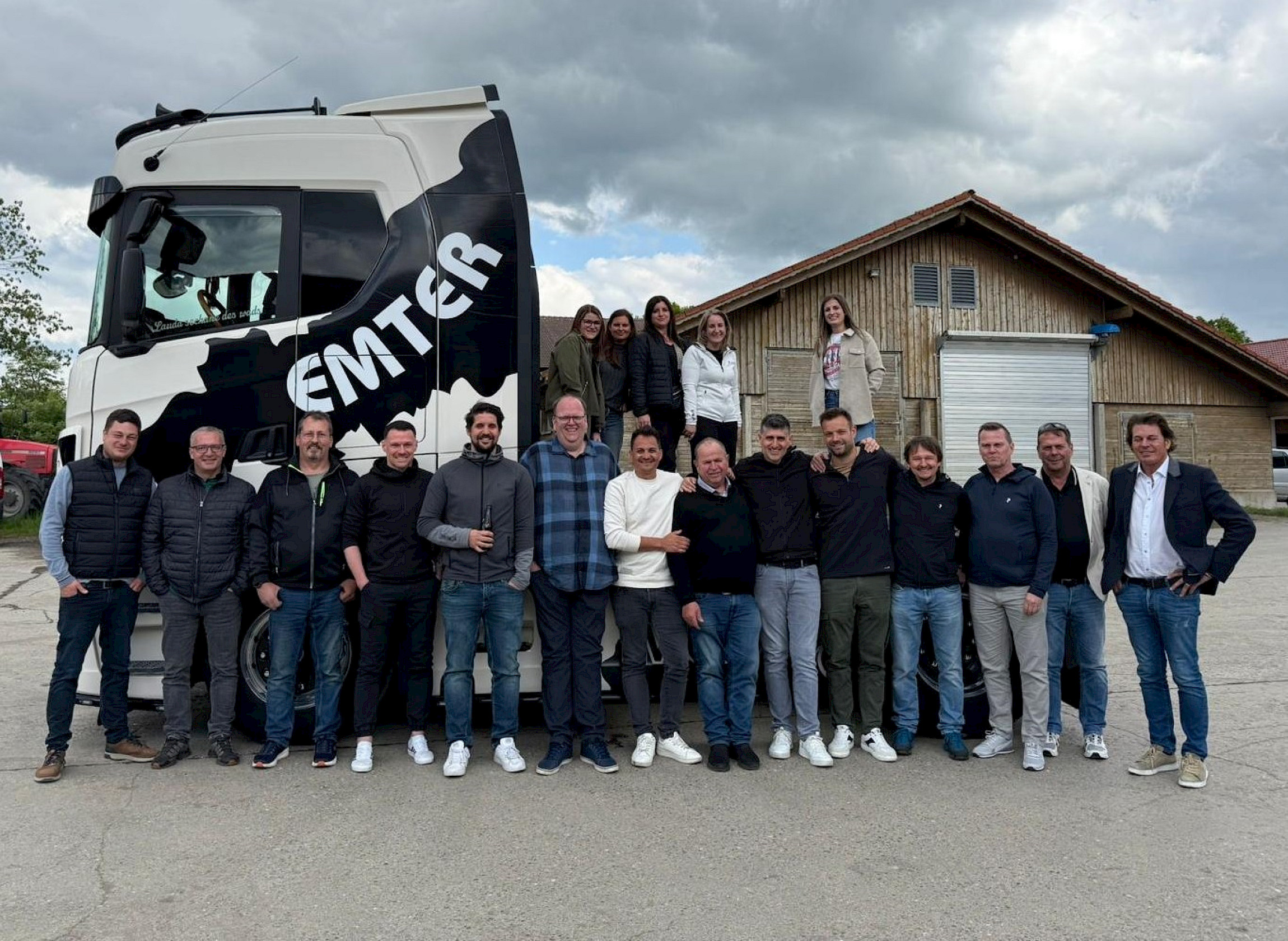 Das Höpperger Team besuchte seinen langjährigen Partner Emter in Bayern.